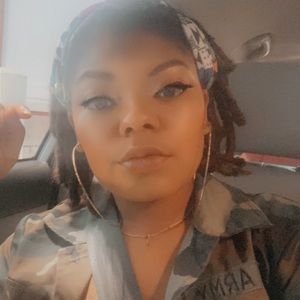 Meet your Posher, Jazmine